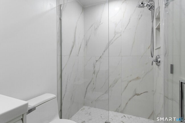 Building Photo - 70 Archer Ln