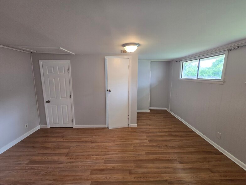 Building Photo - 207 Moncrief Ave