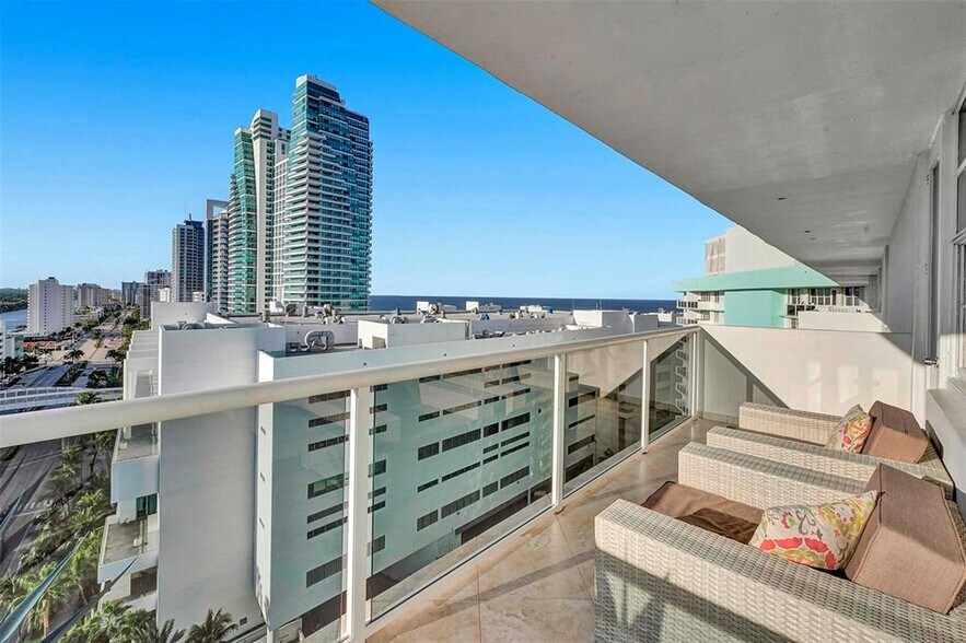 Building Photo - 3725 S Ocean Dr
