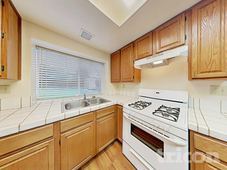 Building Photo - 116 Brighton Dr