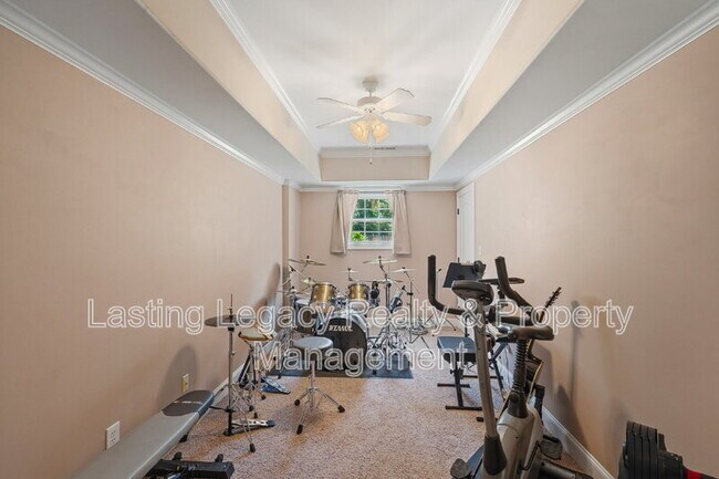 Building Photo - 187 Marbrook Dr