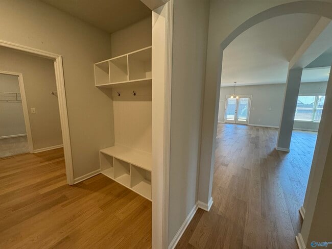 Building Photo - 214 Portrait St