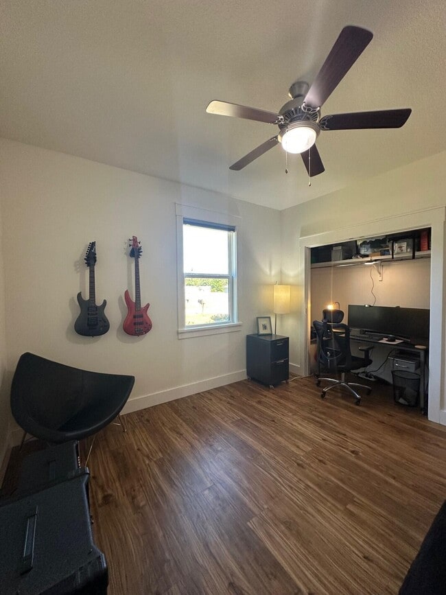 Building Photo - 4819 Whitewood Rd