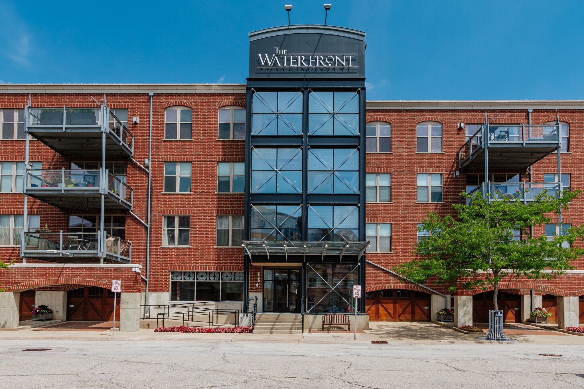 Building Photo - 130 S Water St