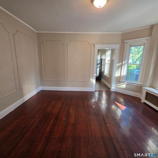 Building Photo - 142 Oakland Terrace