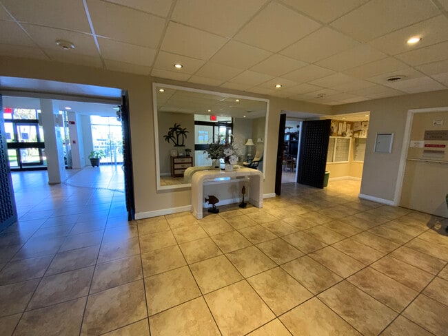 Building Photo - 3200 N Hwy A1A