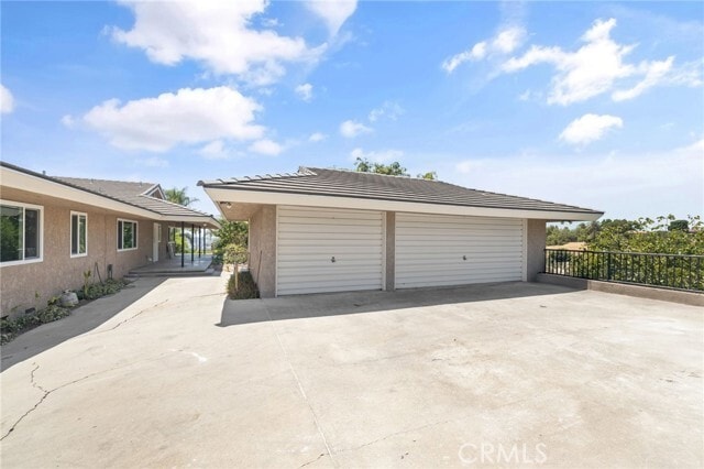 Building Photo - 1281 Mayapan Rd