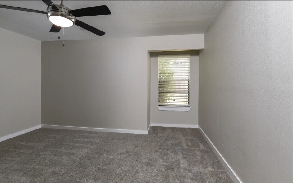 Building Photo - 600 Barwood Park