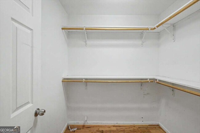 Building Photo - 6 Stonebrook Dr