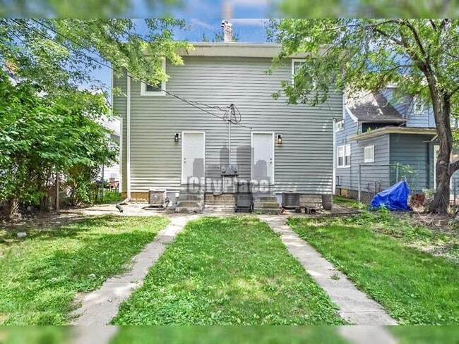 Building Photo - 608 N Oakland Ave