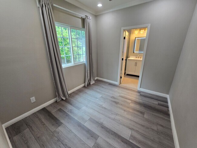 Building Photo - Fantastic 2 Bed, 2.5 Bath ADU unit in Sunn...