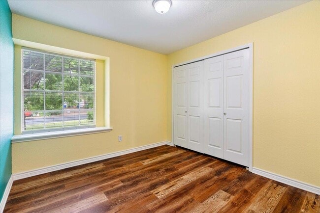 Building Photo - 2205 Cedar Branch Dr