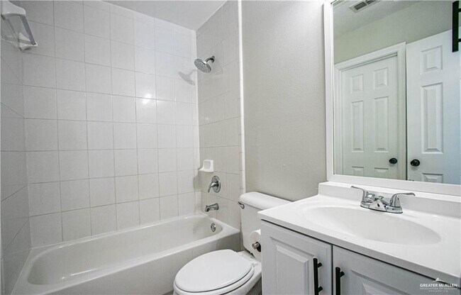 Building Photo - 17 Aruba Dr