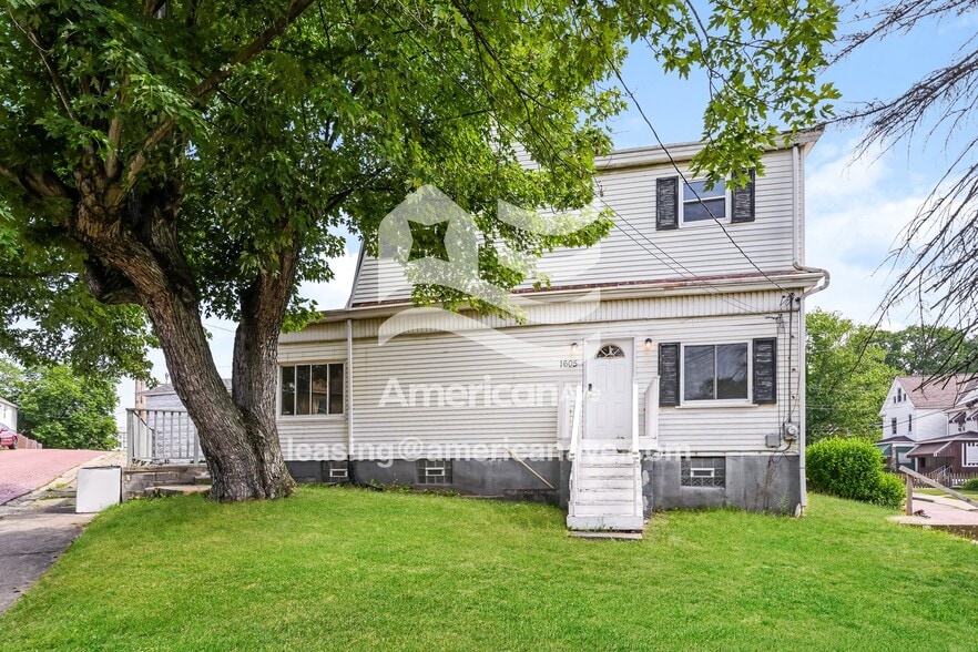 Primary Photo - 1605 Mobile Ave