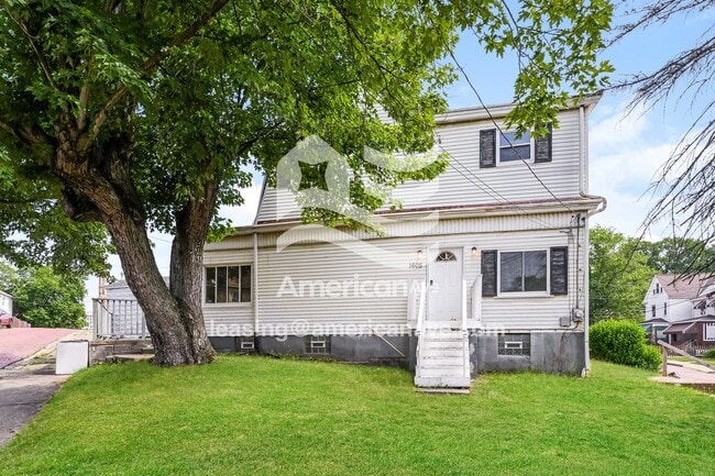 Building Photo - 1605 Mobile Ave