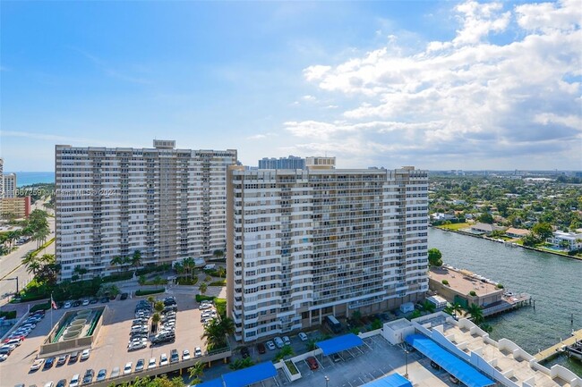 Building Photo - 1965 S Ocean Dr