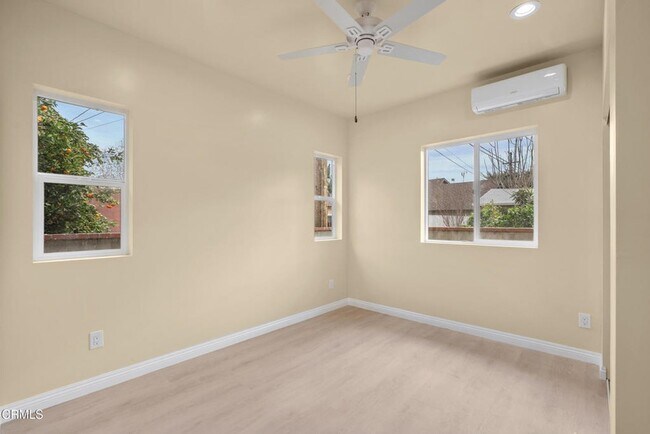 Building Photo - 148 S Parish Pl