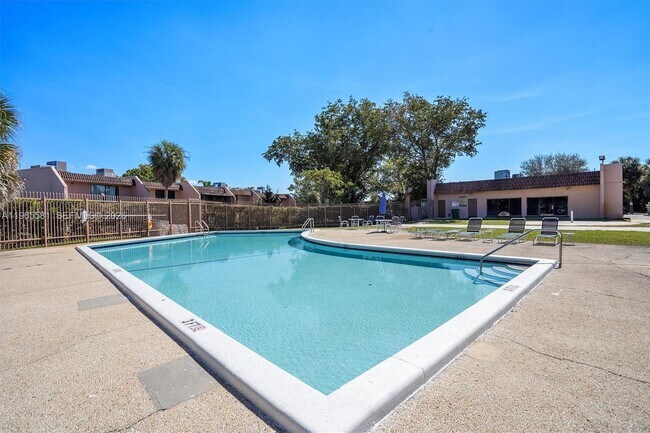 Building Photo - 48 Matador Ln