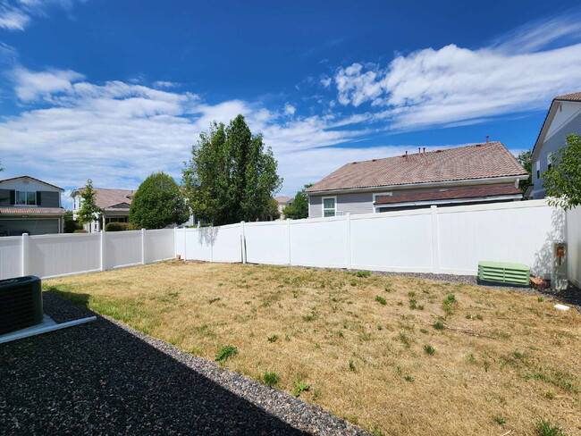 Building Photo - Great 3 Bed Ranch Style Home In Green Valley Ranch Neighborhood