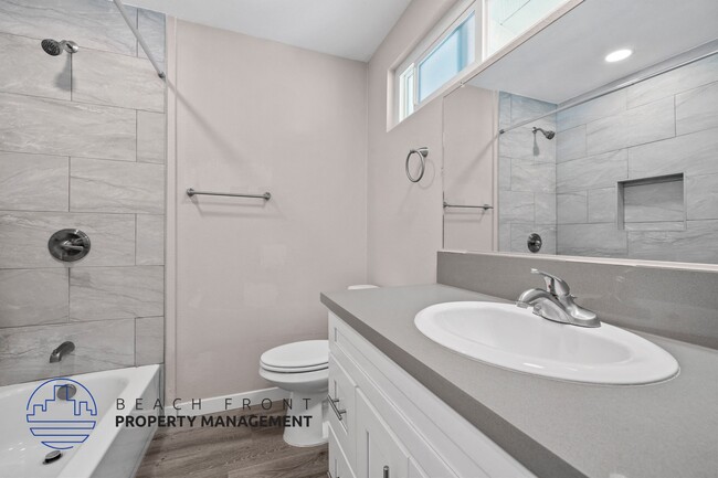 Building Photo - 515-517 N. Juanita Ave.