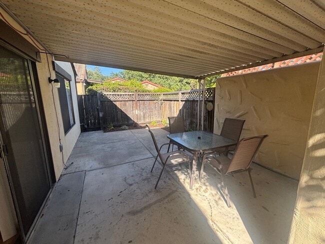 Building Photo - Updated 2 Bedroom 2 Bathroom Brush Creek Villa Condo with A/C