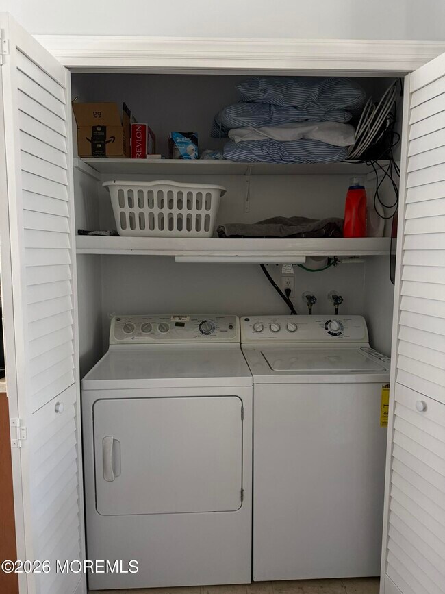 Building Photo - 116B Buckingham Dr