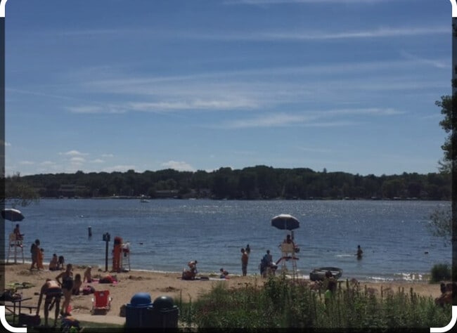 Nagawaukee Park beach on the lake - 721 Oneida St