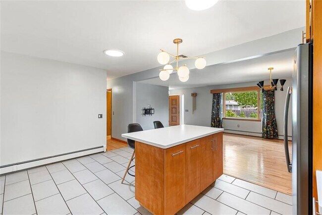 Building Photo - 2 Wardlaw Ct