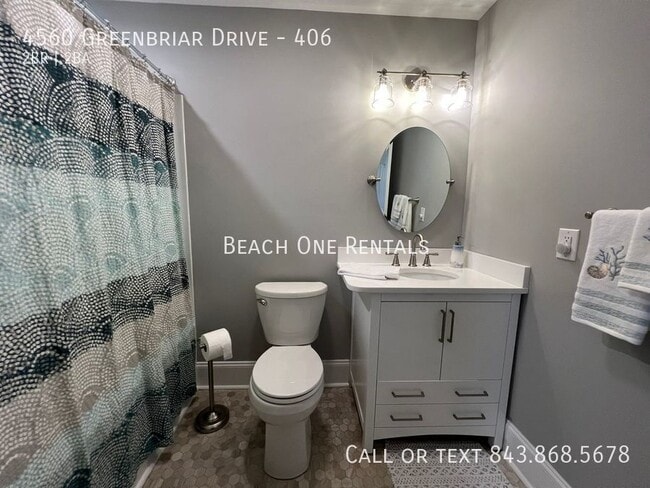 Building Photo - 4560 Greenbriar Dr
