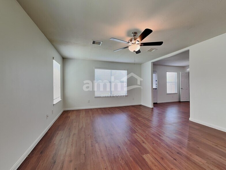 Building Photo - 22323 Queenbury Hills Dr