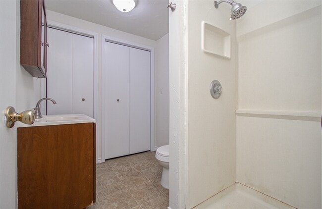 Building Photo - 15510 Cypress Garden Dr