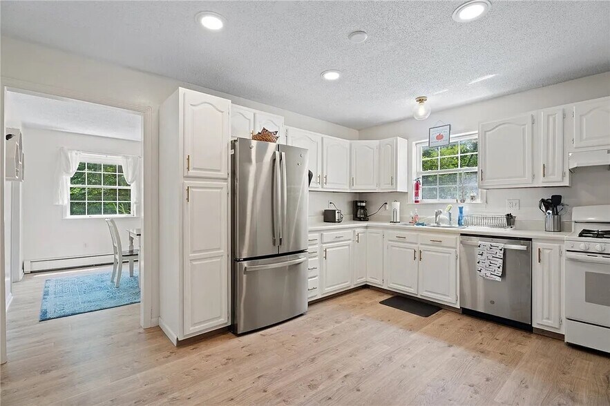 Building Photo - 104 Briarwood Dr