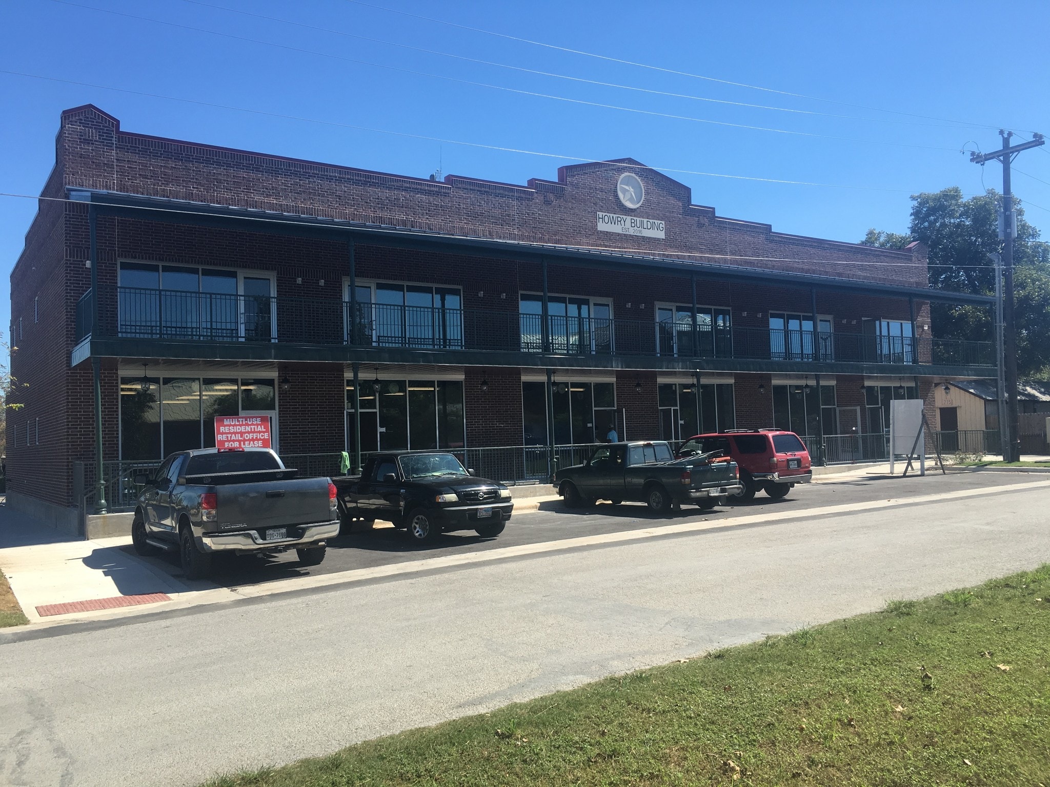 Building Photo - 225 S Main St