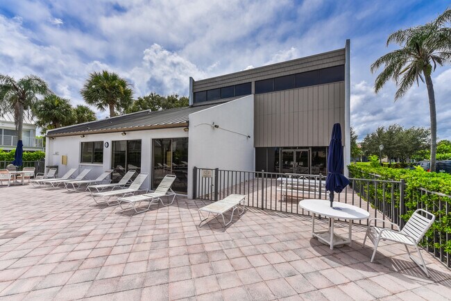 Building Photo - 1605 US-1