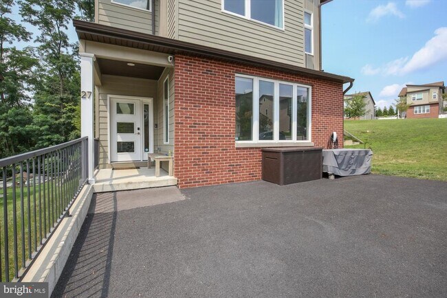 Building Photo - 7354 Ridge Ave