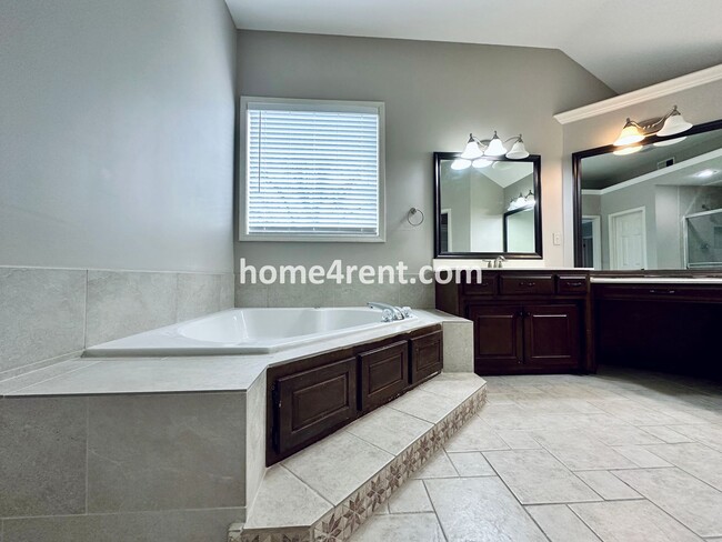 Building Photo - Beautiful Overland Park Home in Blue Valle...