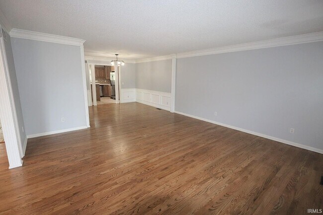 Building Photo - 8231 Lake Terrace Dr
