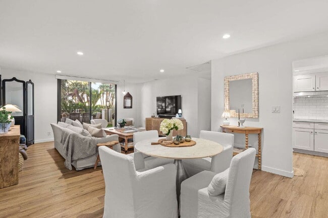 Building Photo - Waterfront Lifestyle Living