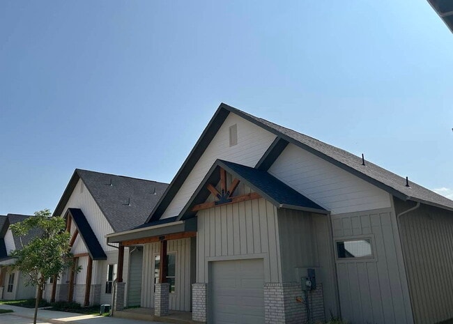 Building Photo - Oak Grove Lane, Aubrey, TX 76227 - 2 BR 2 BA detached house