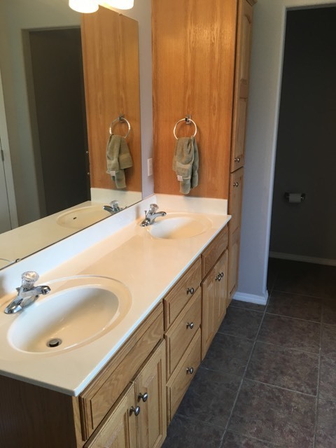 Building Photo - 3 Bedroom Home in Wonderful Neighborhood!