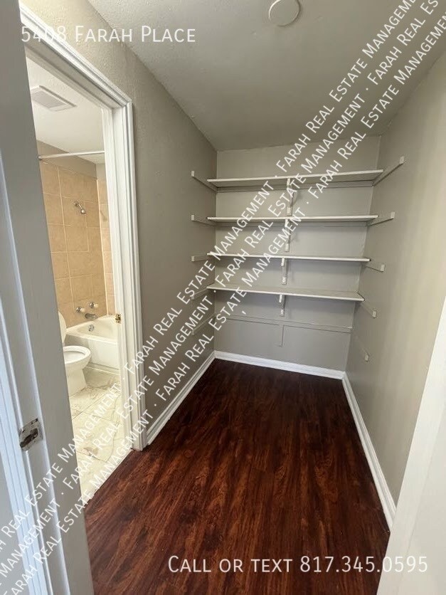 Building Photo - 5408 Farah Pl