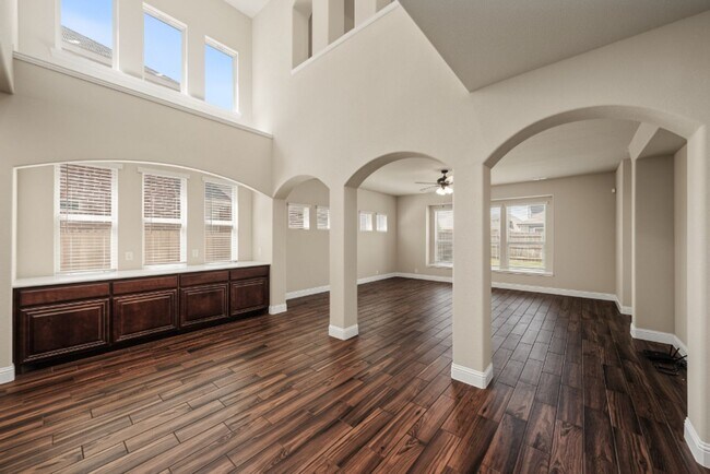 Building Photo - 504 Ridgewater Trail