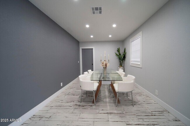 Building Photo - 11470 N 64th St