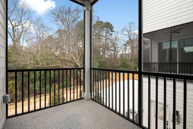 Building Photo - Beautiful 4-bedroom, 4-bathroom Custom Home Durham, NC