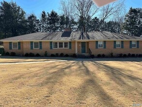 Building Photo - 102 Jones Valley Dr SE