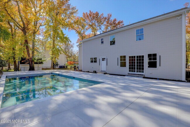 Building Photo - 243 Woodcrest Rd