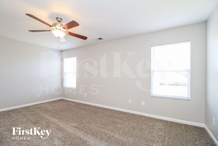Building Photo - 1513 Pecan Ln