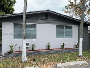 Building Photo - 13797 Highland Dr