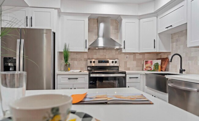 Building Photo - 7930 E Camelback Rd