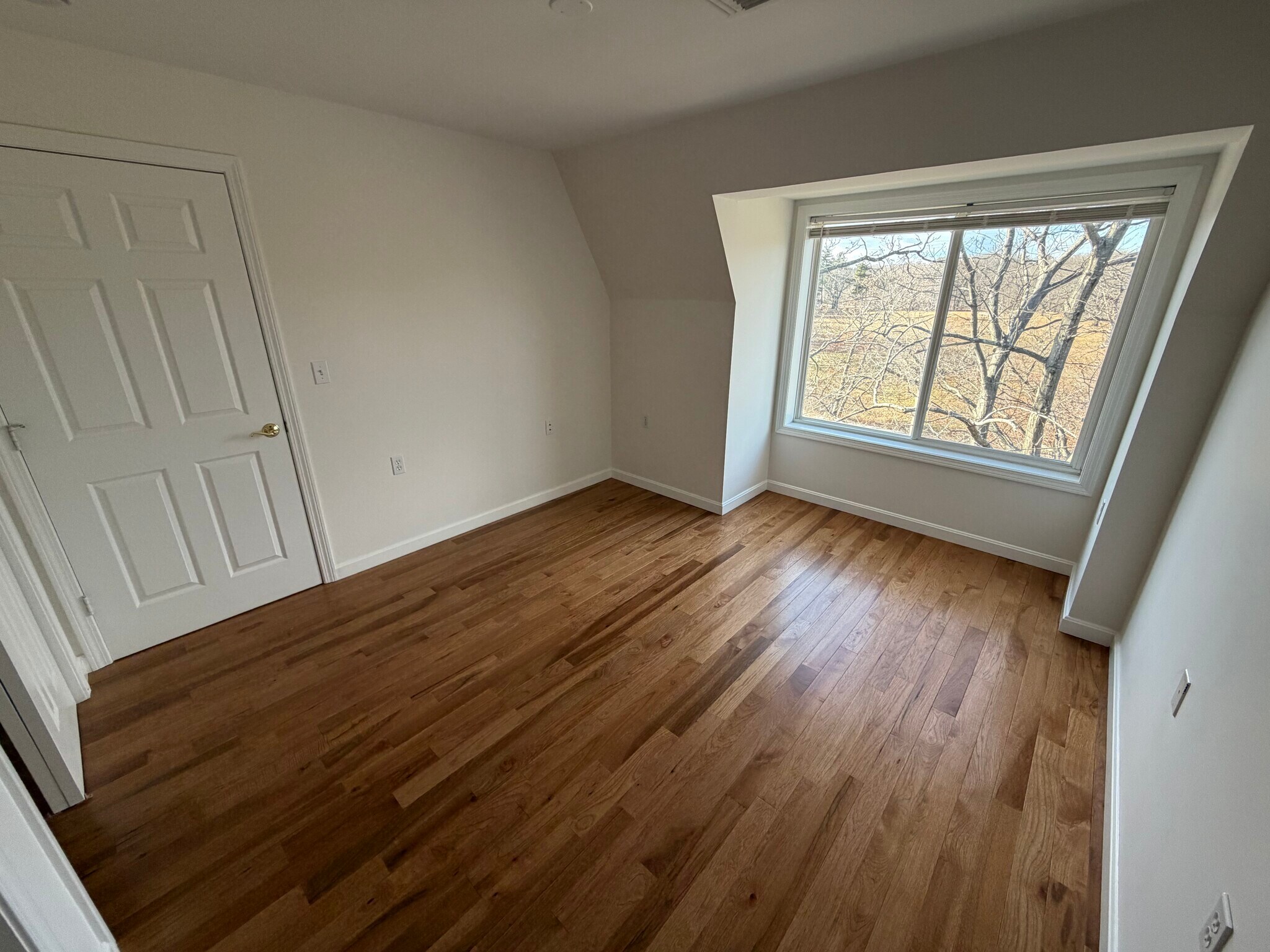 Building Photo - 332 Jamaicaway